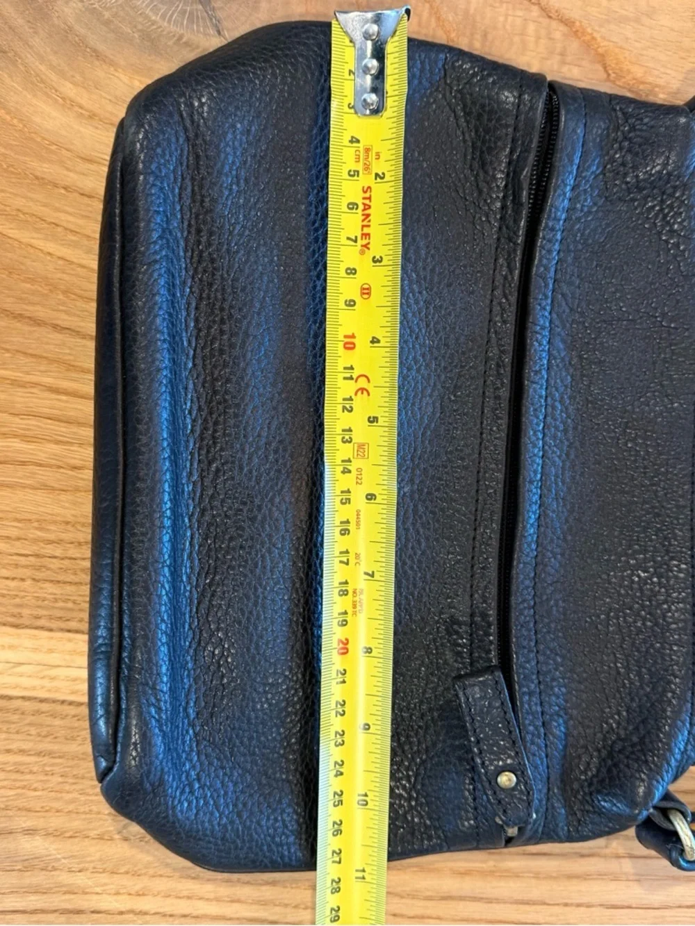 Liz Claiborne Black Pebbled Leather Crossbody Bag - Picture 5 of 6
